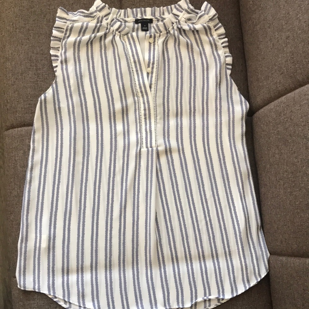Ann Taylor blouse, loose fabric, size M, gray and white.